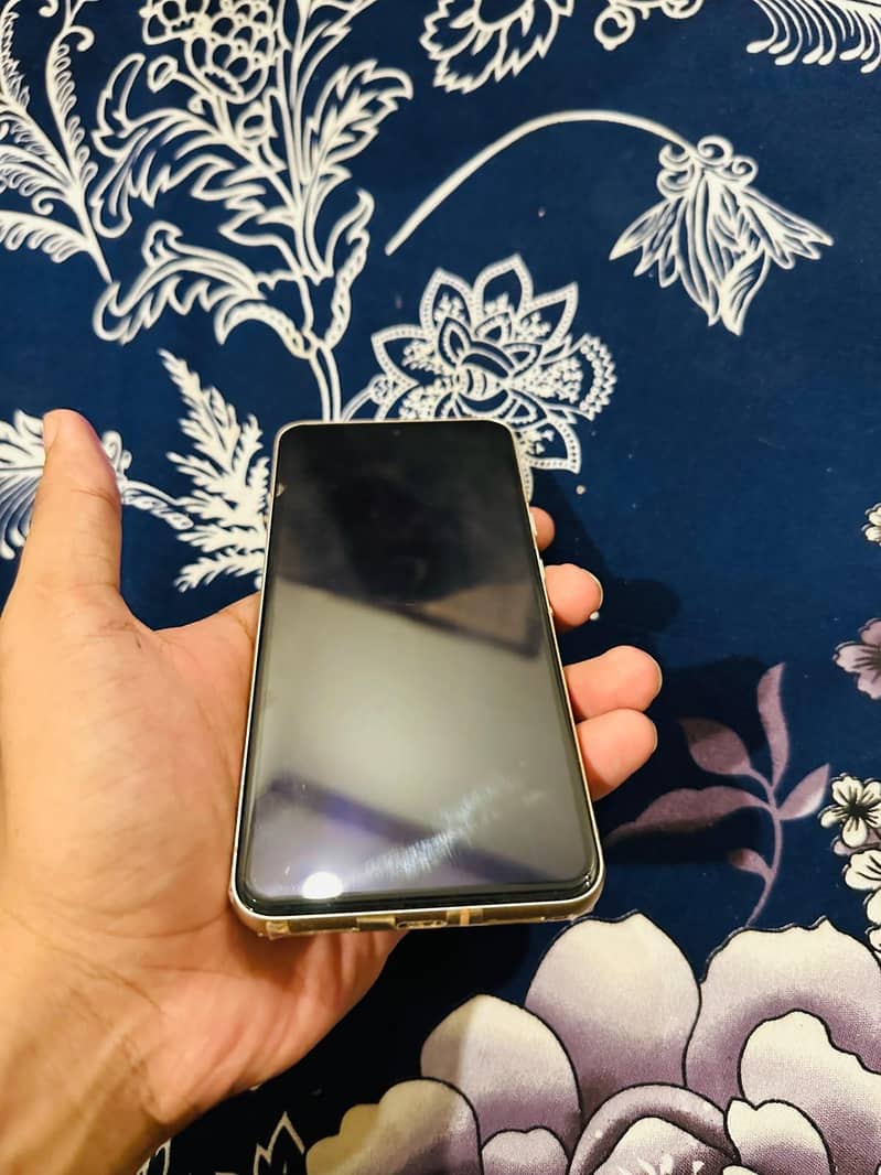 Google Pixel 8 4