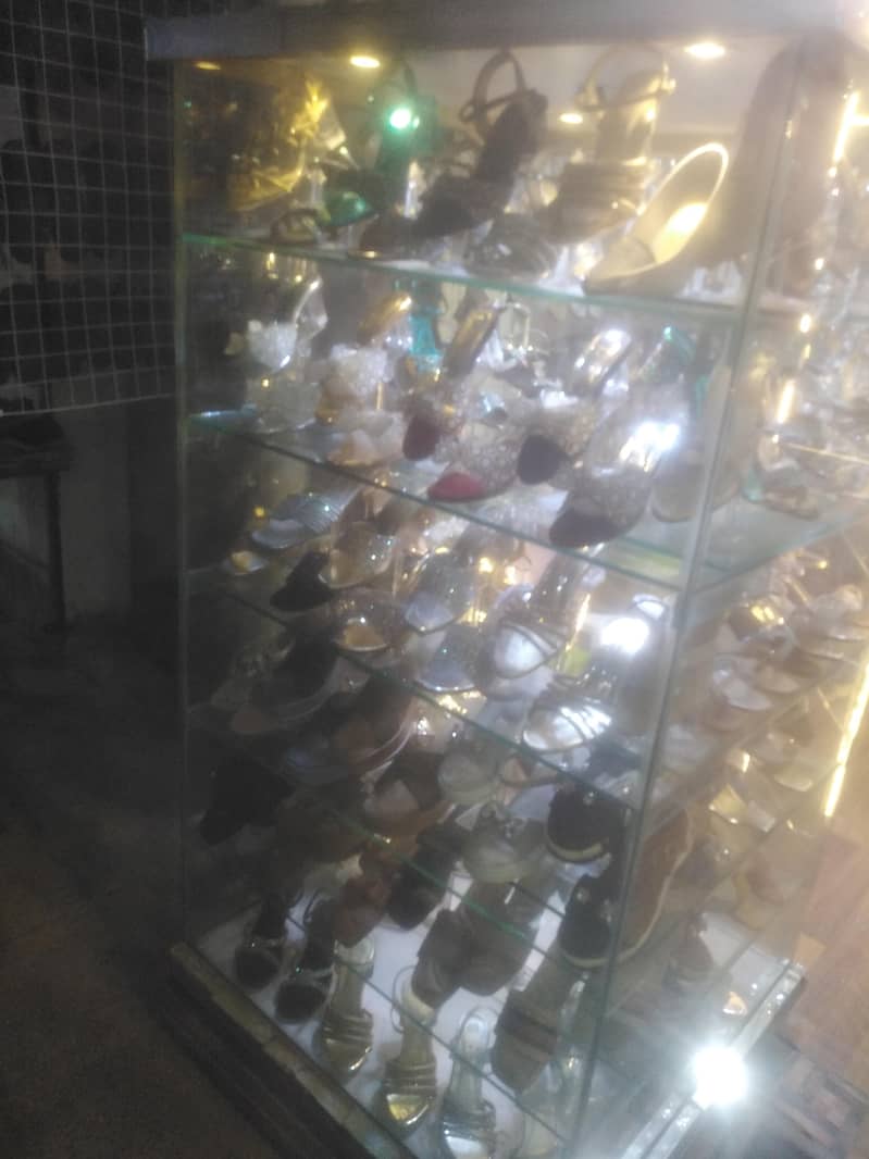 window rak good condition 1