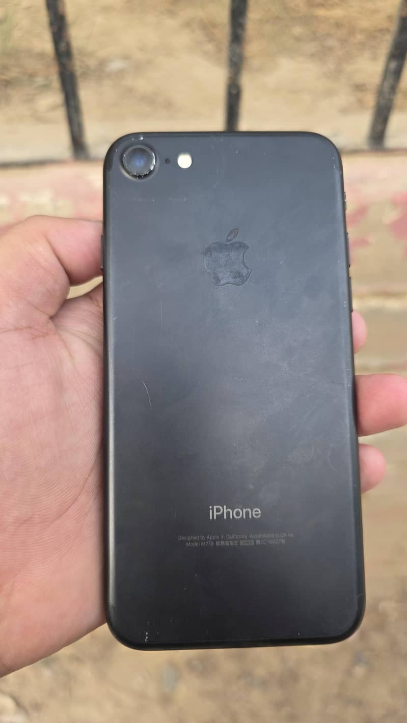 Apple iPhone 7 1