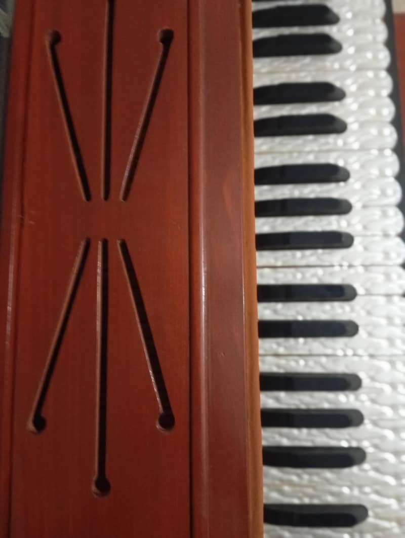 harmonium 4
