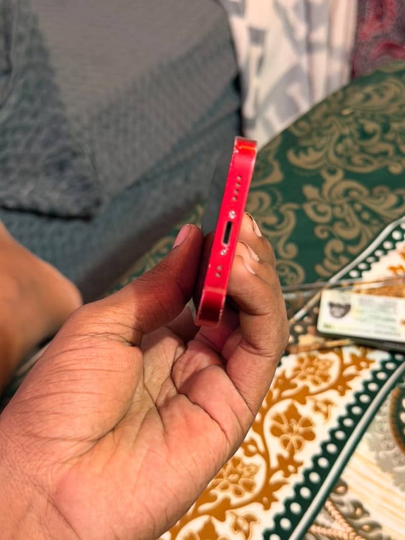 Apple iPhone 13 mini 4