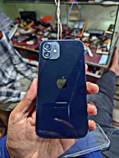 Apple iPhone 12
