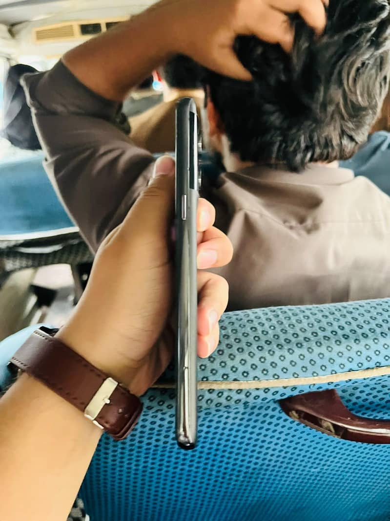 One Plus 10T 4