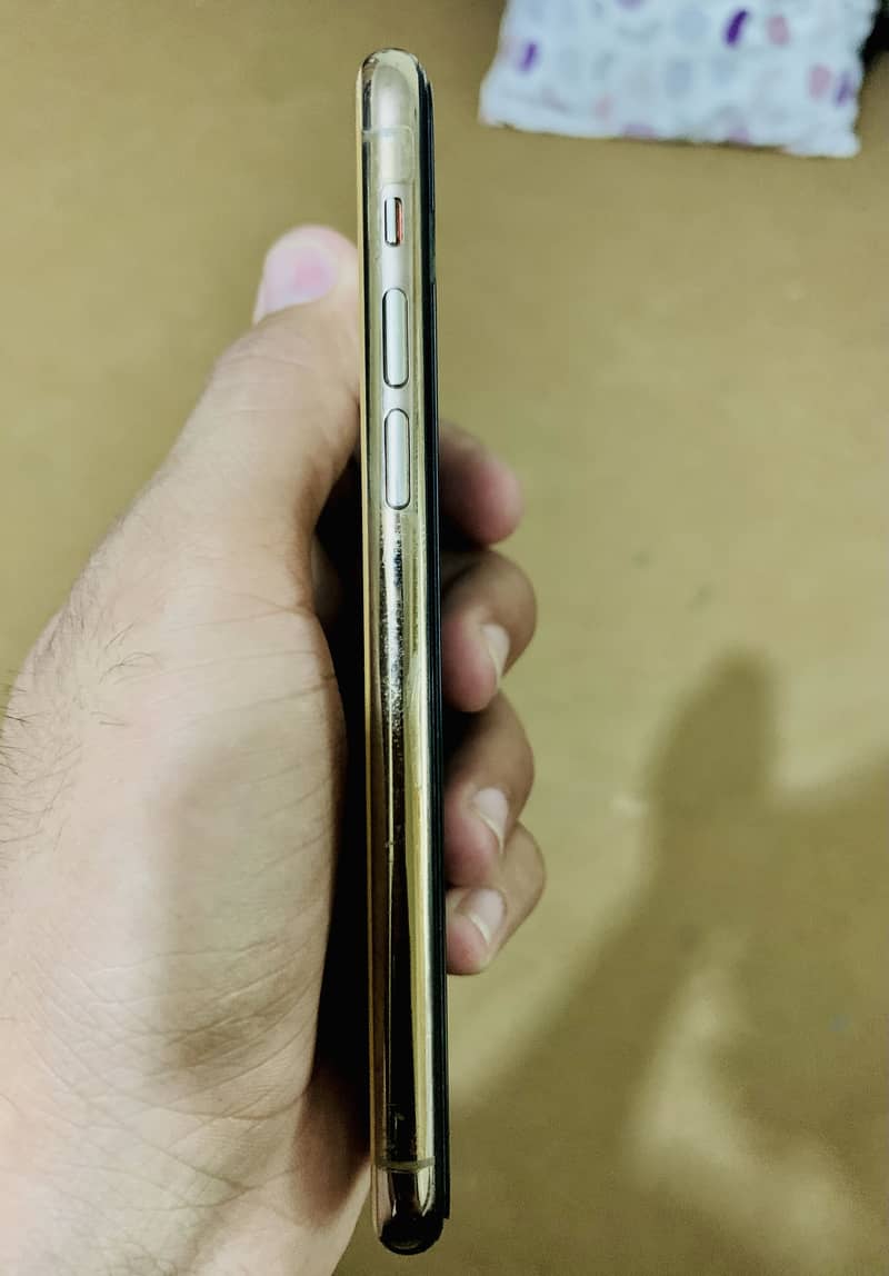 Apple iPhone 11 Pro 1