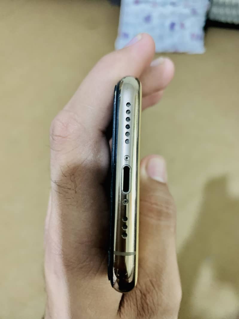 Apple iPhone 11 Pro 3