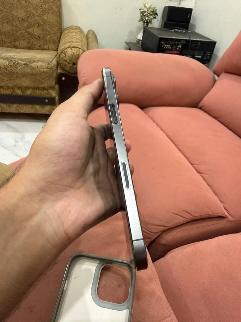 Apple iPhone 12 Pro Max 4