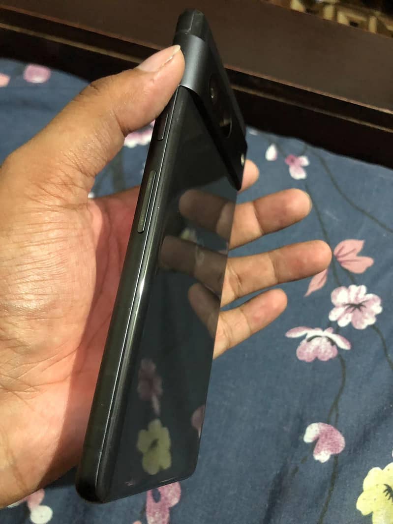 Google Pixel 7 4