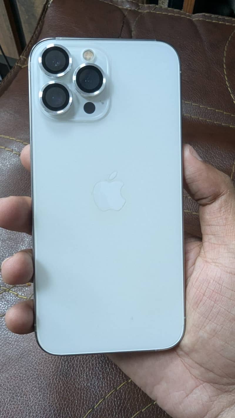 Apple iPhone 13 Pro Max 2
