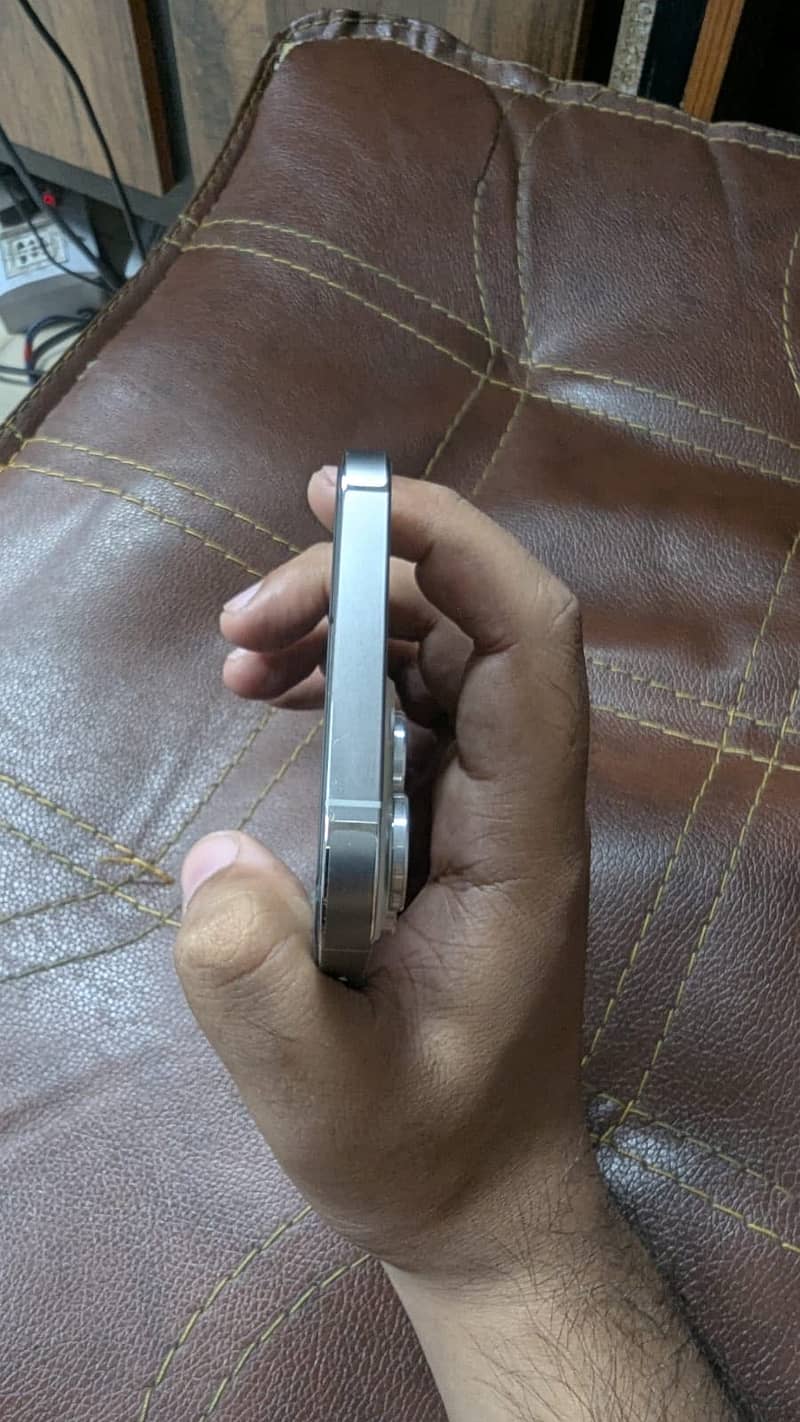 Apple iPhone 13 Pro Max 6