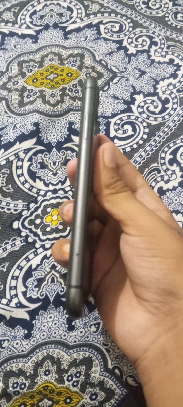 Apple iPhone 11 3