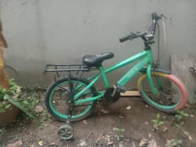 Kids Bicycle — Excellent Condition with Training Wheels