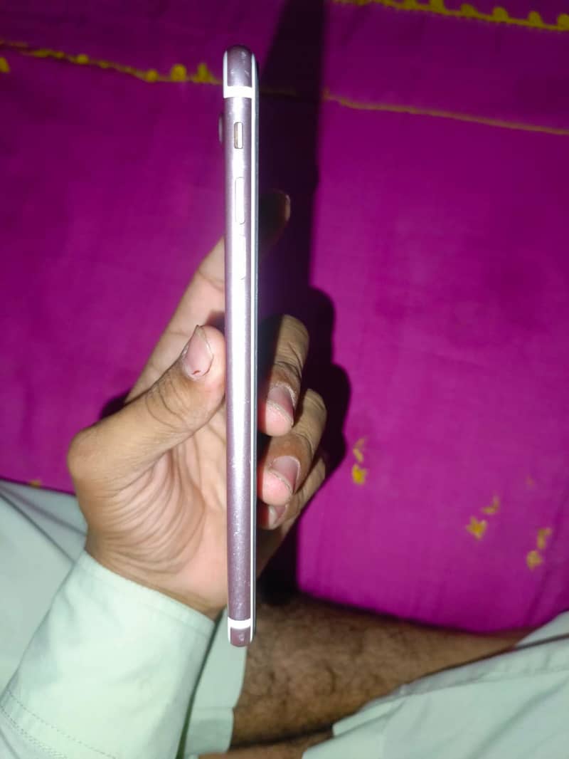 Apple iPhone 7 Plus 6