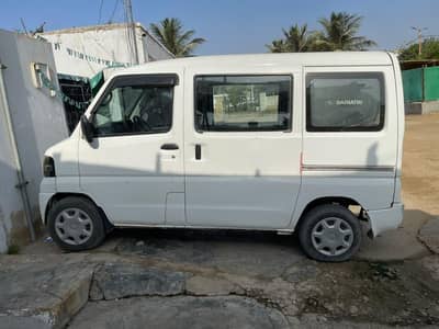 Nissan Clipper 2011