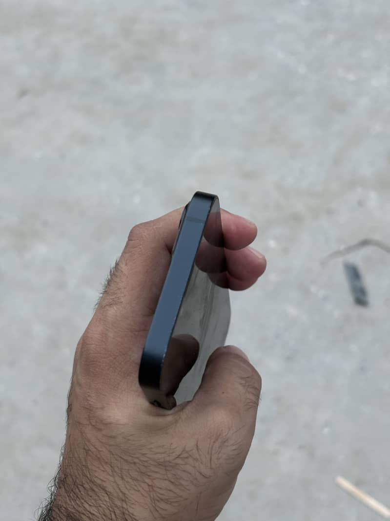 Apple iPhone 13 3