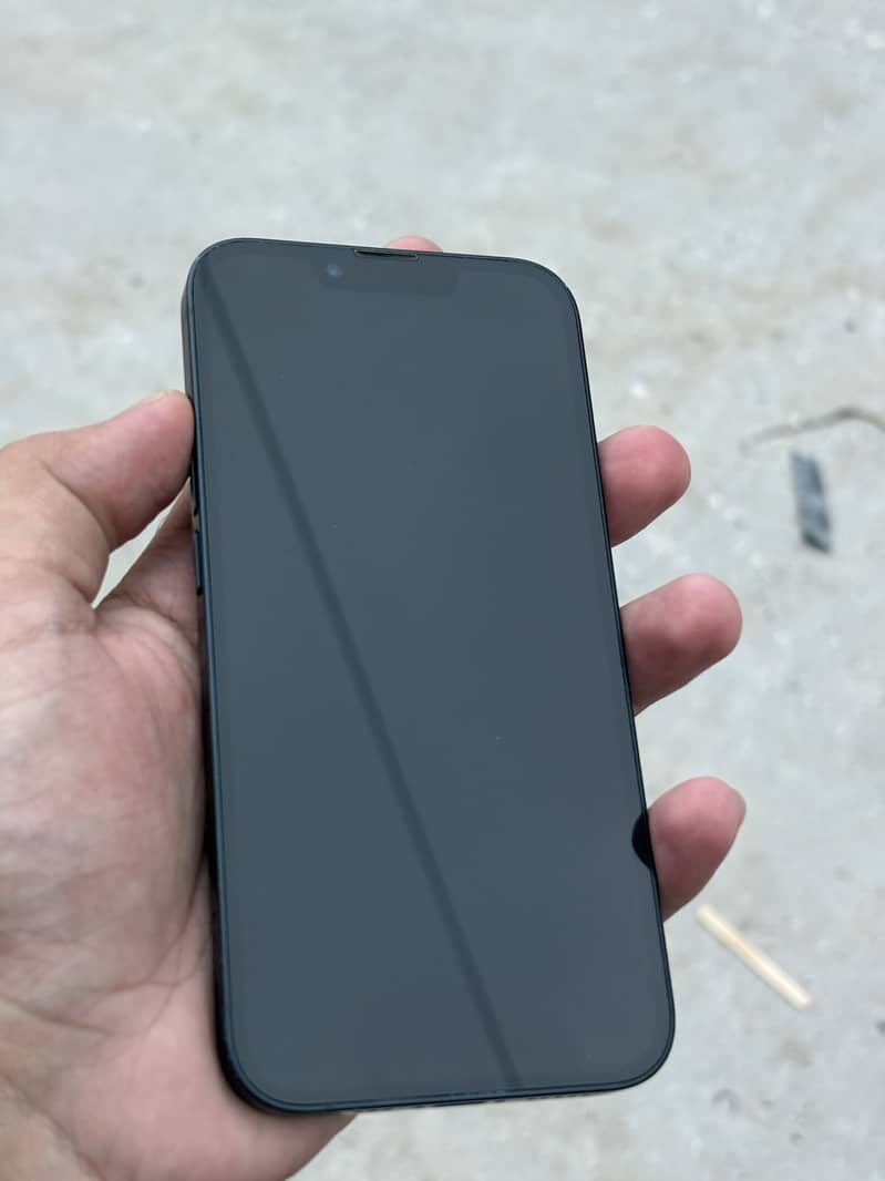 Apple iPhone 13 5