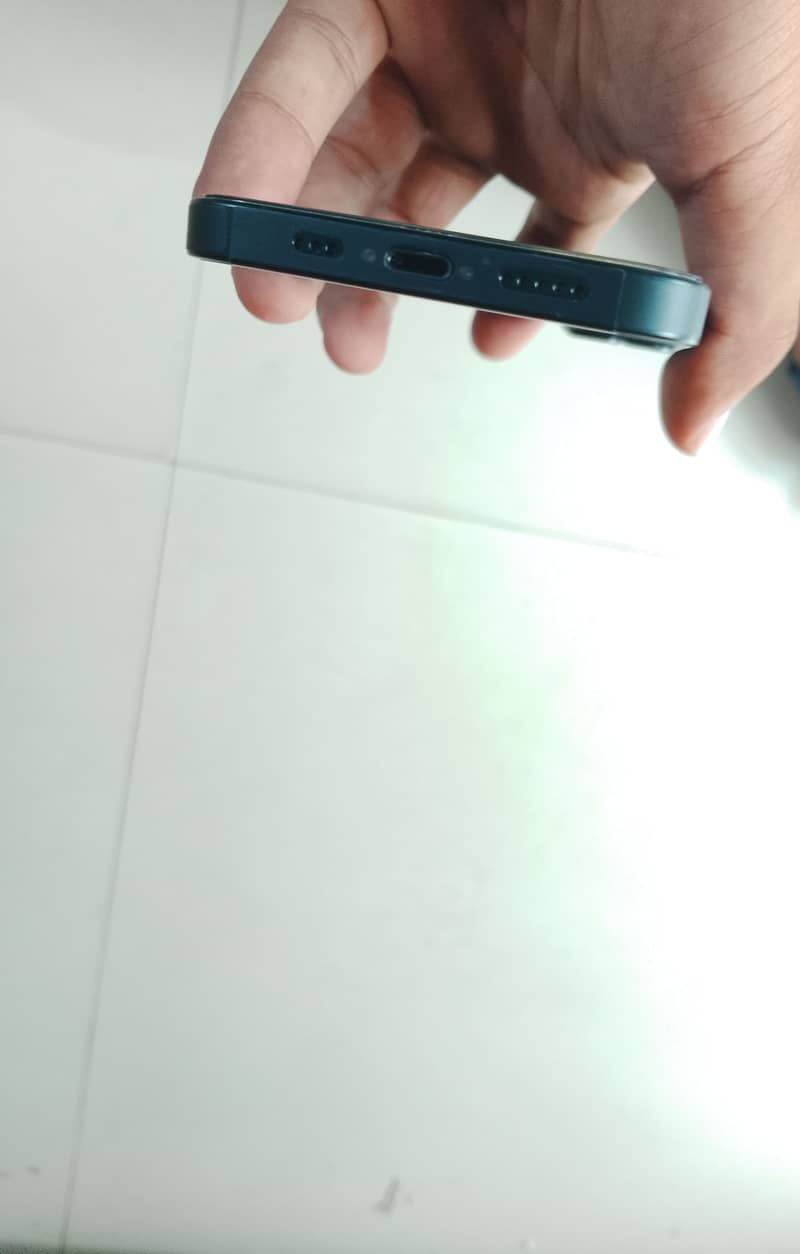 Apple iPhone 13 1