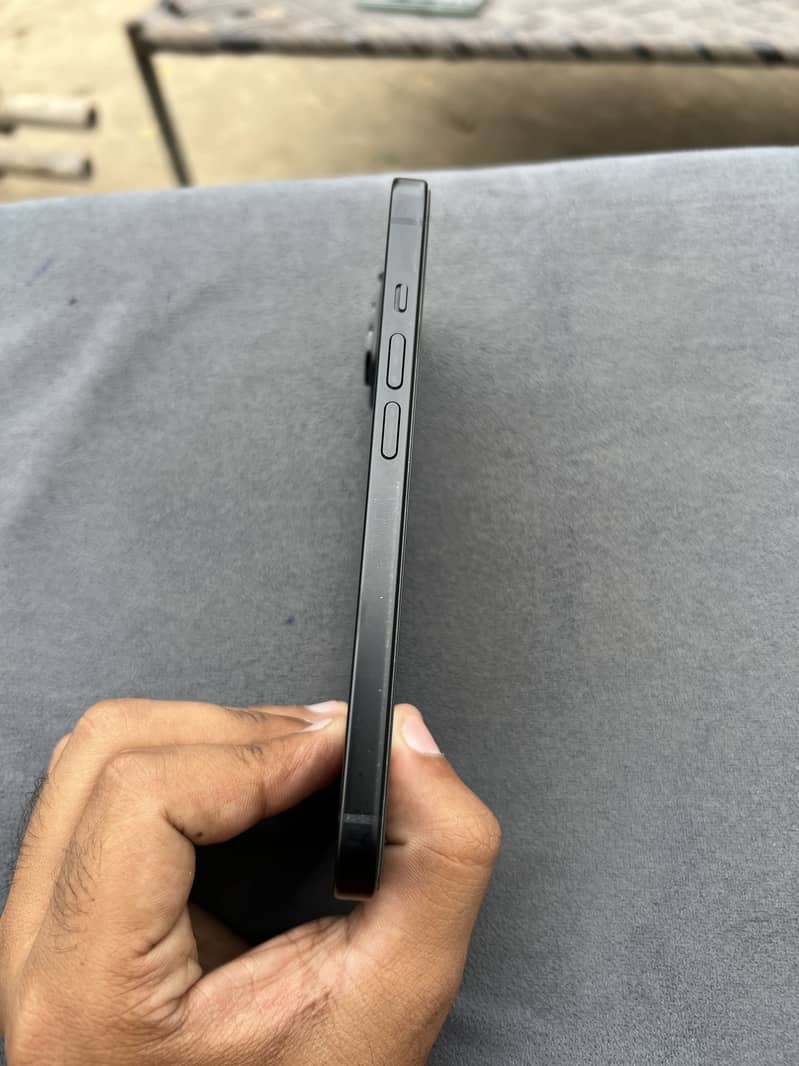 Apple iPhone 15 2