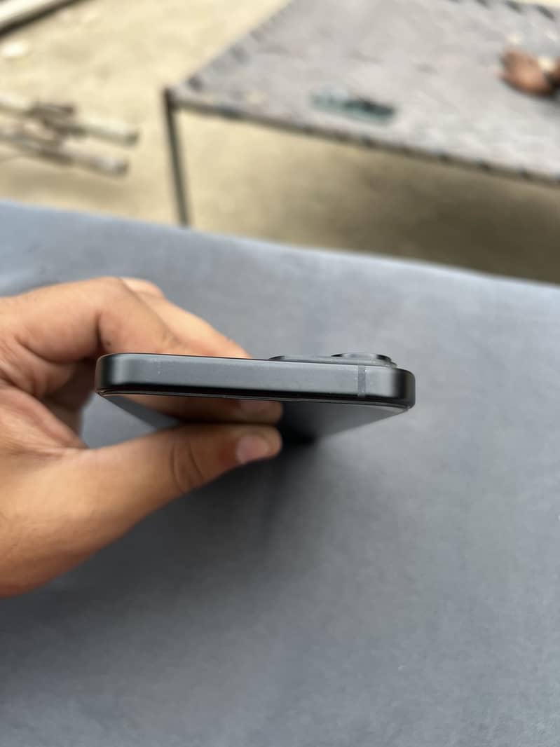 Apple iPhone 15 5