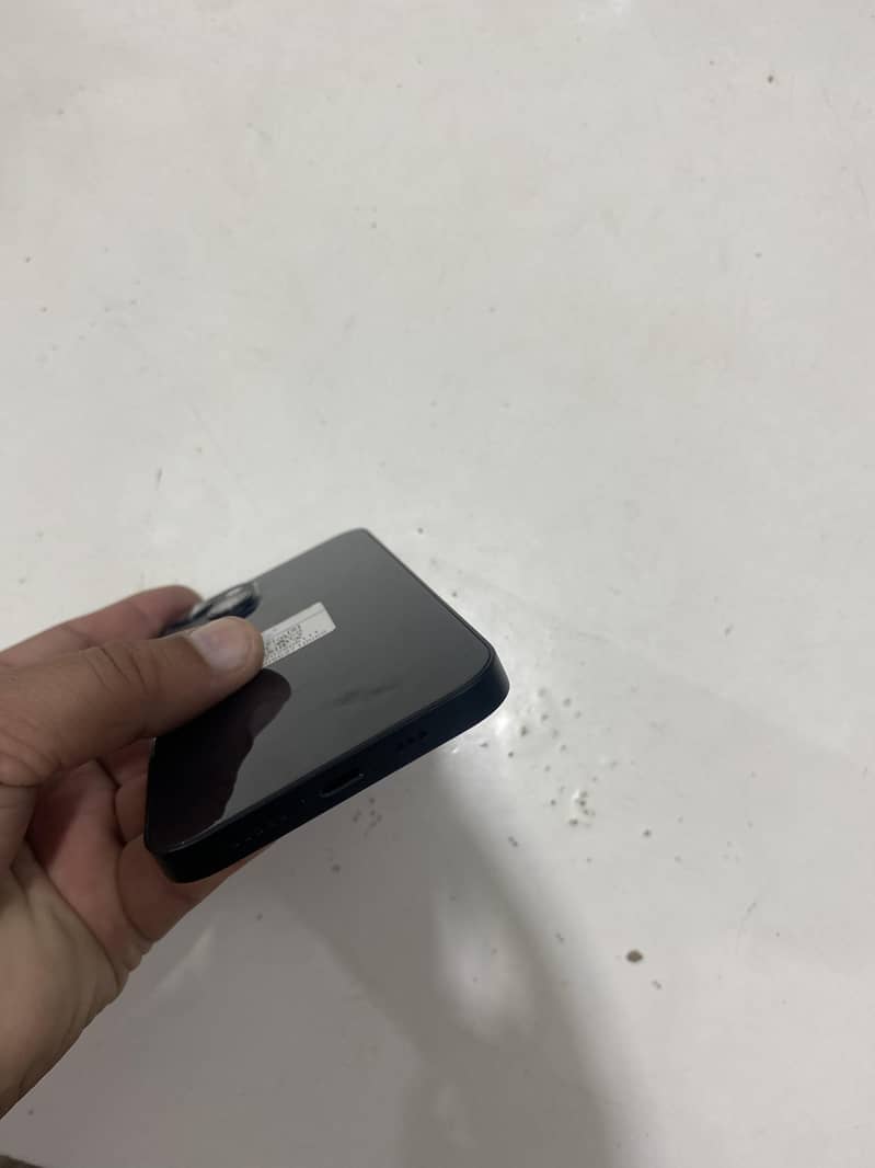 Apple iPhone 13 1