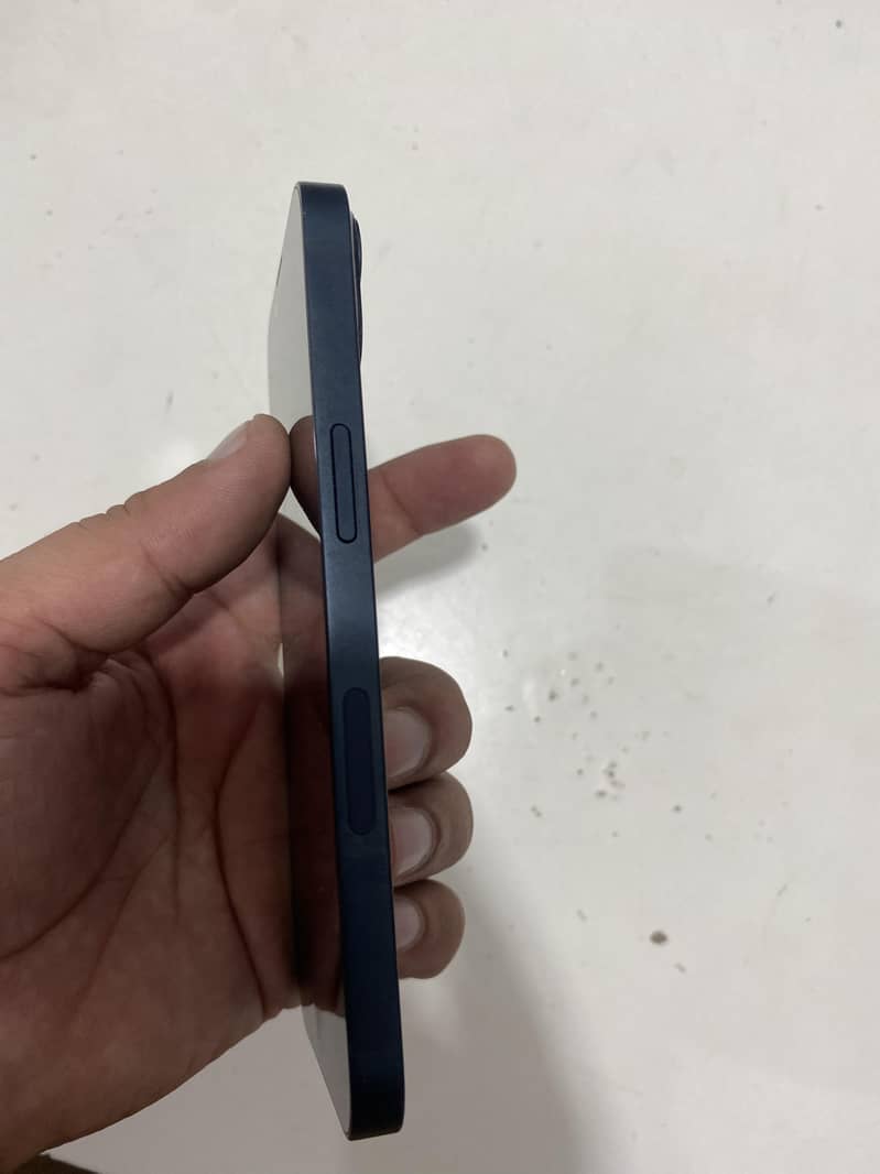 Apple iPhone 13 3