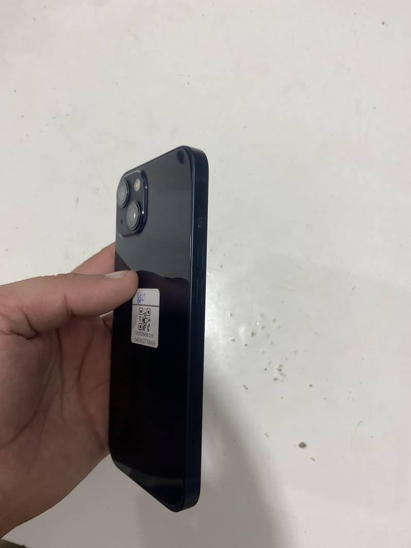 Apple iPhone 13 4