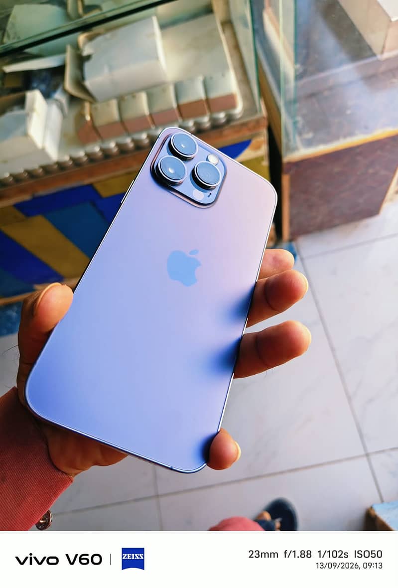 Apple iPhone 14 Pro Max 1