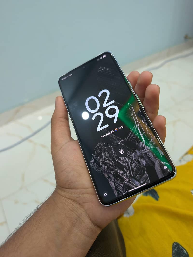 Google Pixel 8 Pro(official) 2