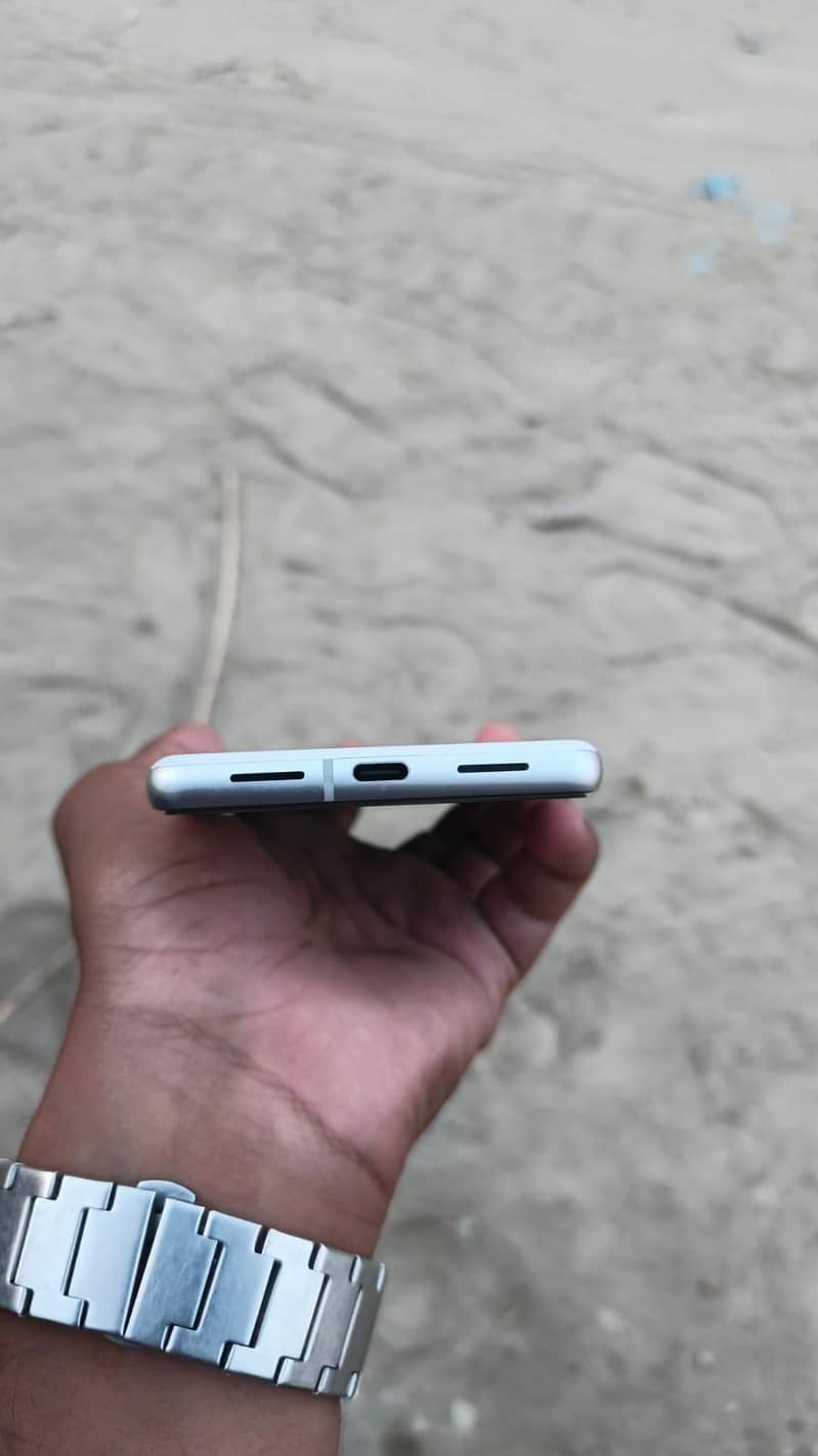 Google Pixel 7 4