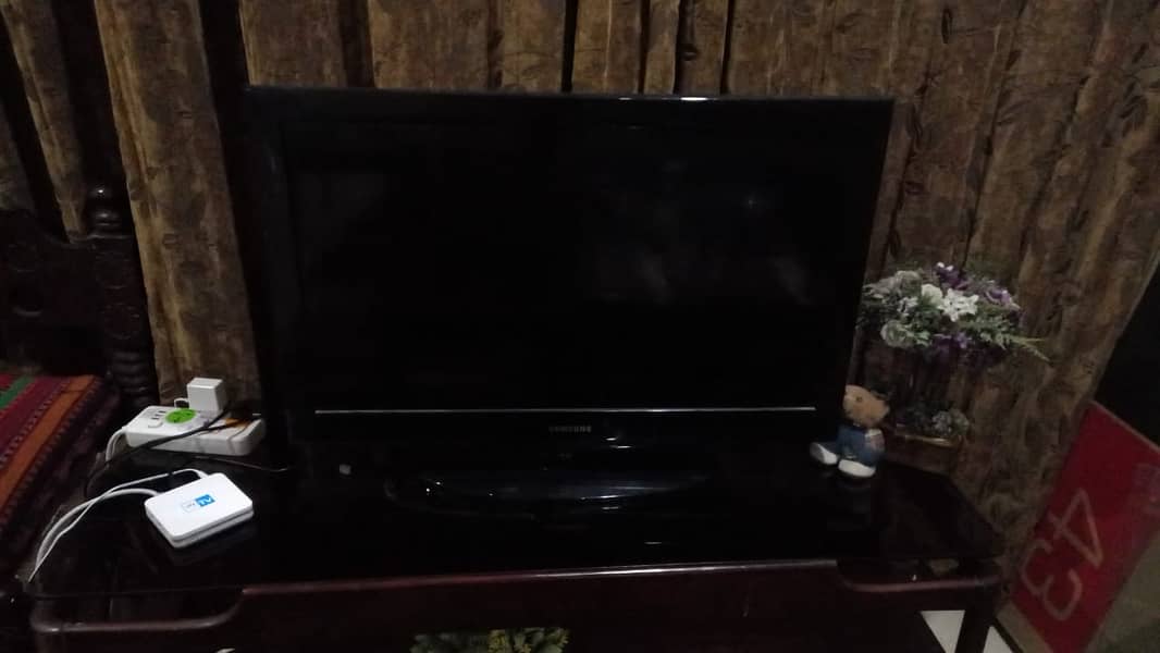 LCD TV 0