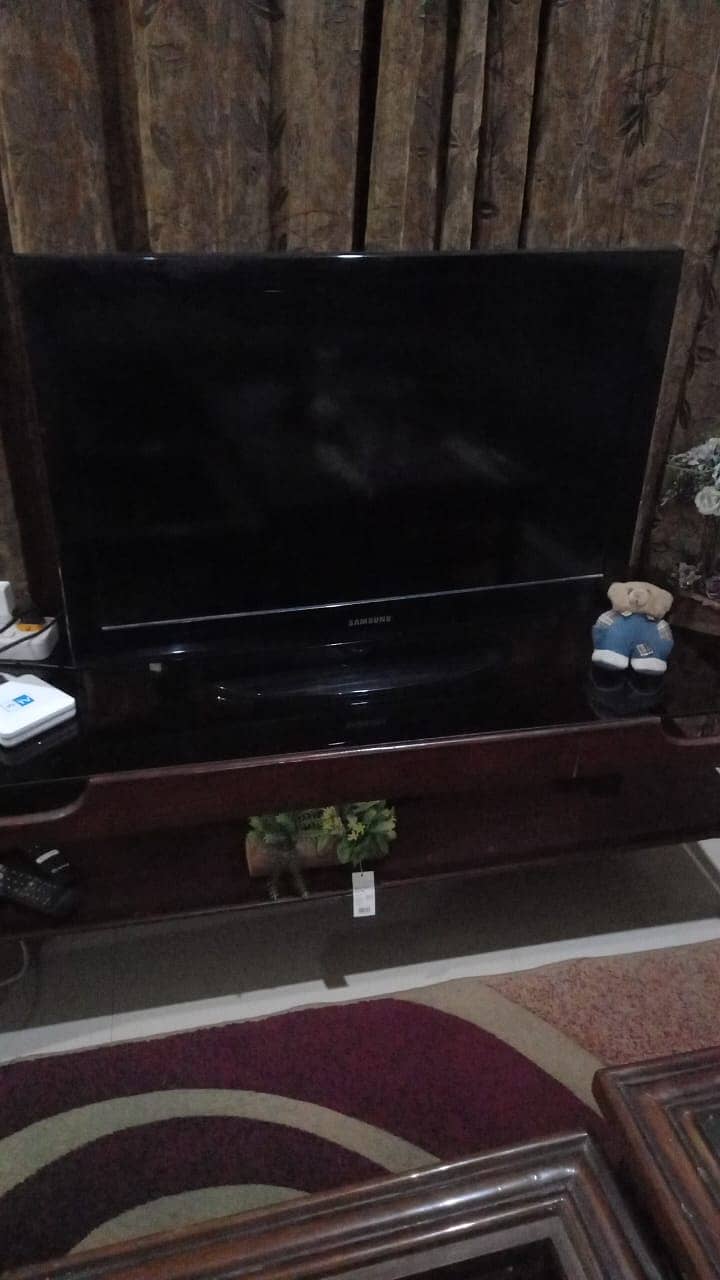 LCD TV 1