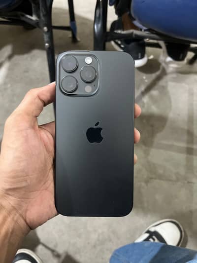 Apple iPhone 16 Pro Max
