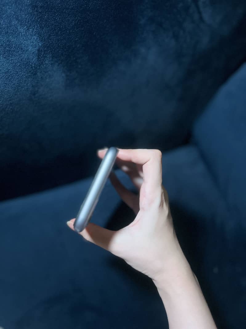 Apple iPhone 11 8