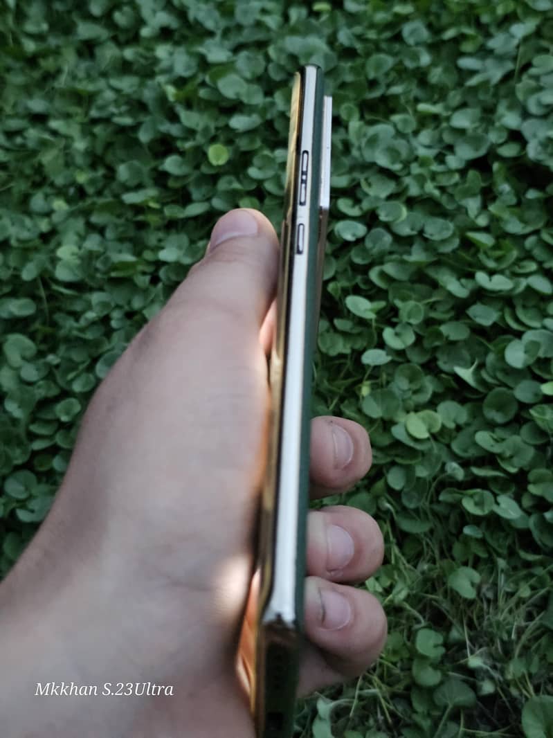 Infinix Note 40 Pro 4