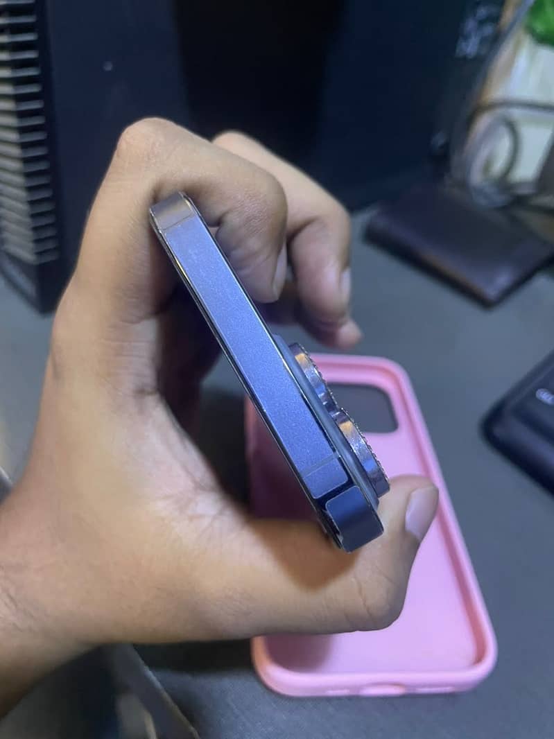Apple iPhone 13 Pro 6