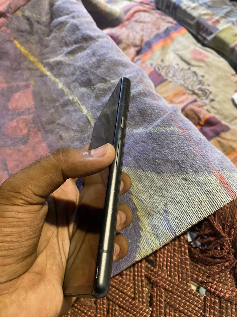 Google Pixel 7a 4