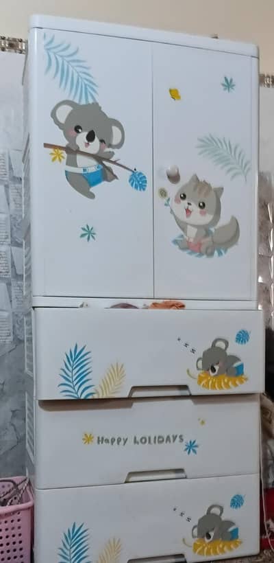 بچوں کی کپڑوں والی الماری — Hanging Space & Drawers