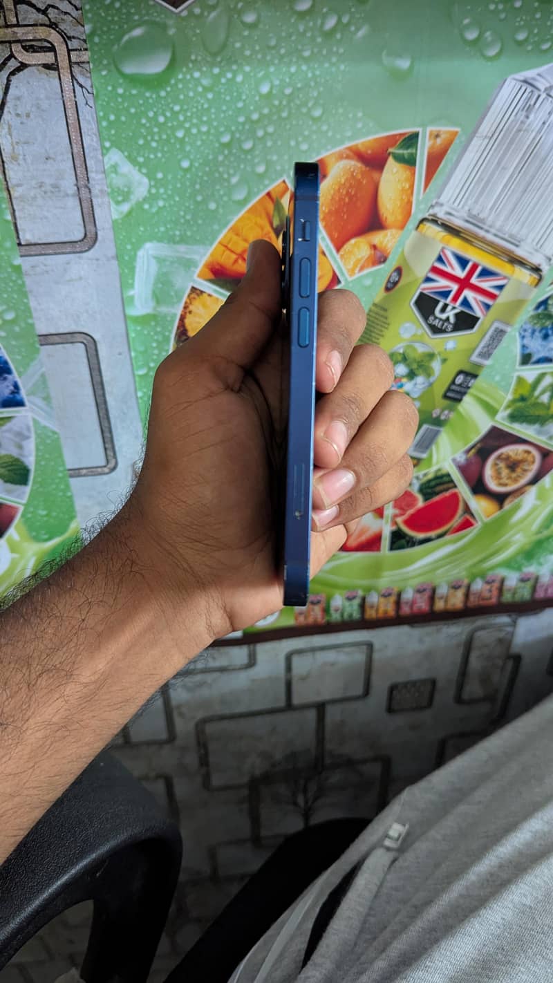 Apple iPhone 12 mini 3