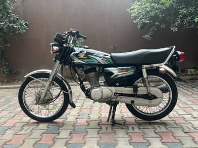 Honda CG 125 Black 22/23 | Genuine Condition | Lahore