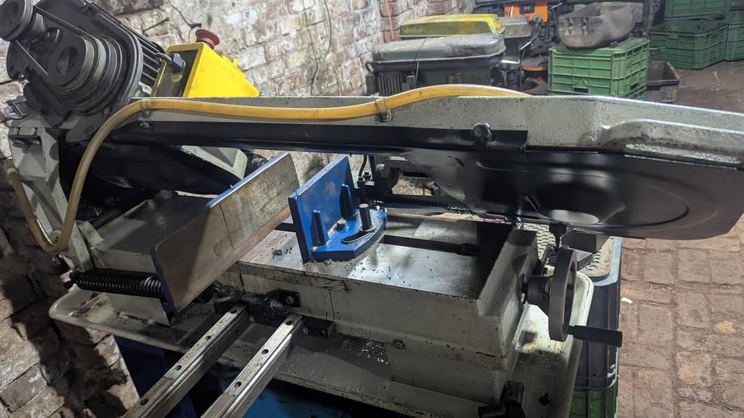 bandsaw cutting machine 2