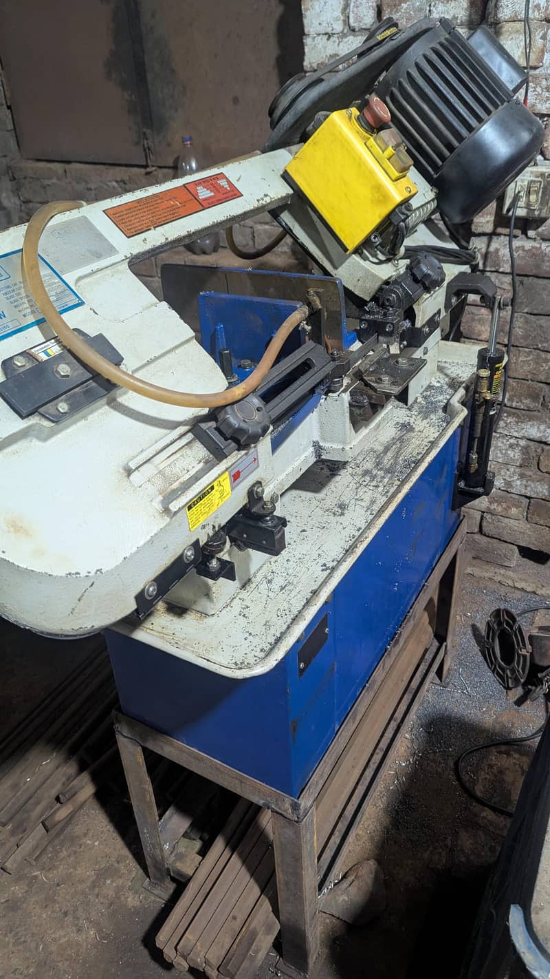 bandsaw cutting machine 3
