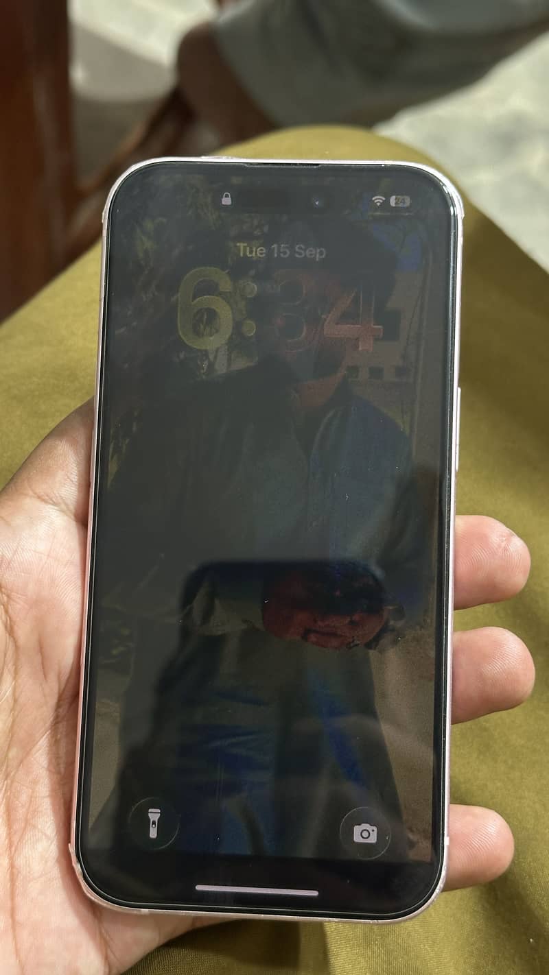 Apple iPhone 15 6