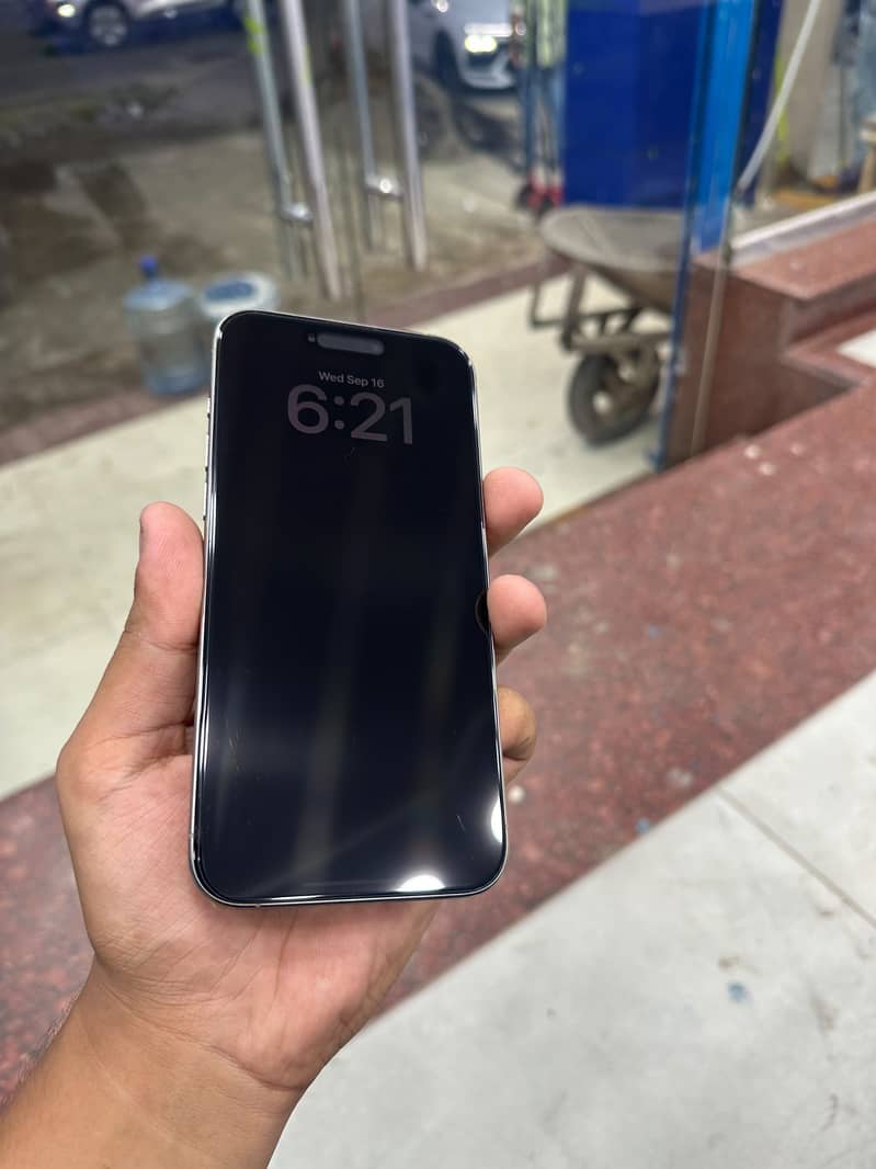 Apple iPhone 15 Pro Max 0
