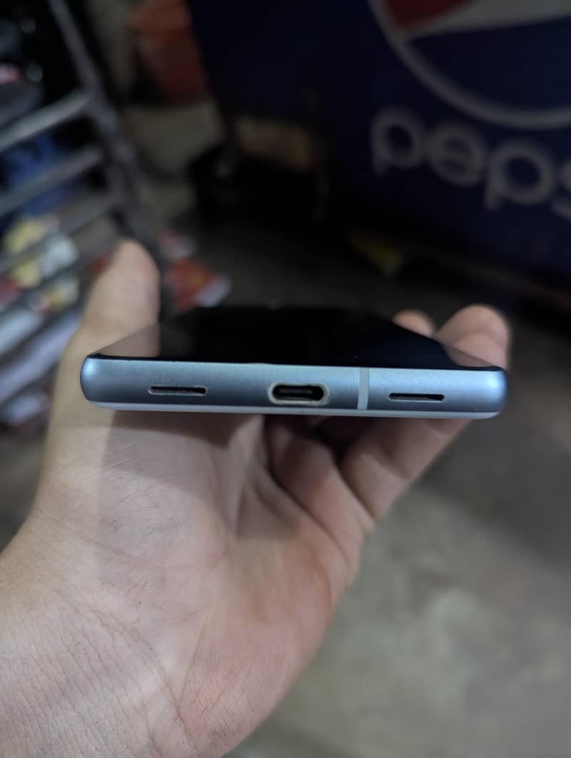 Google Pixel 7a 4