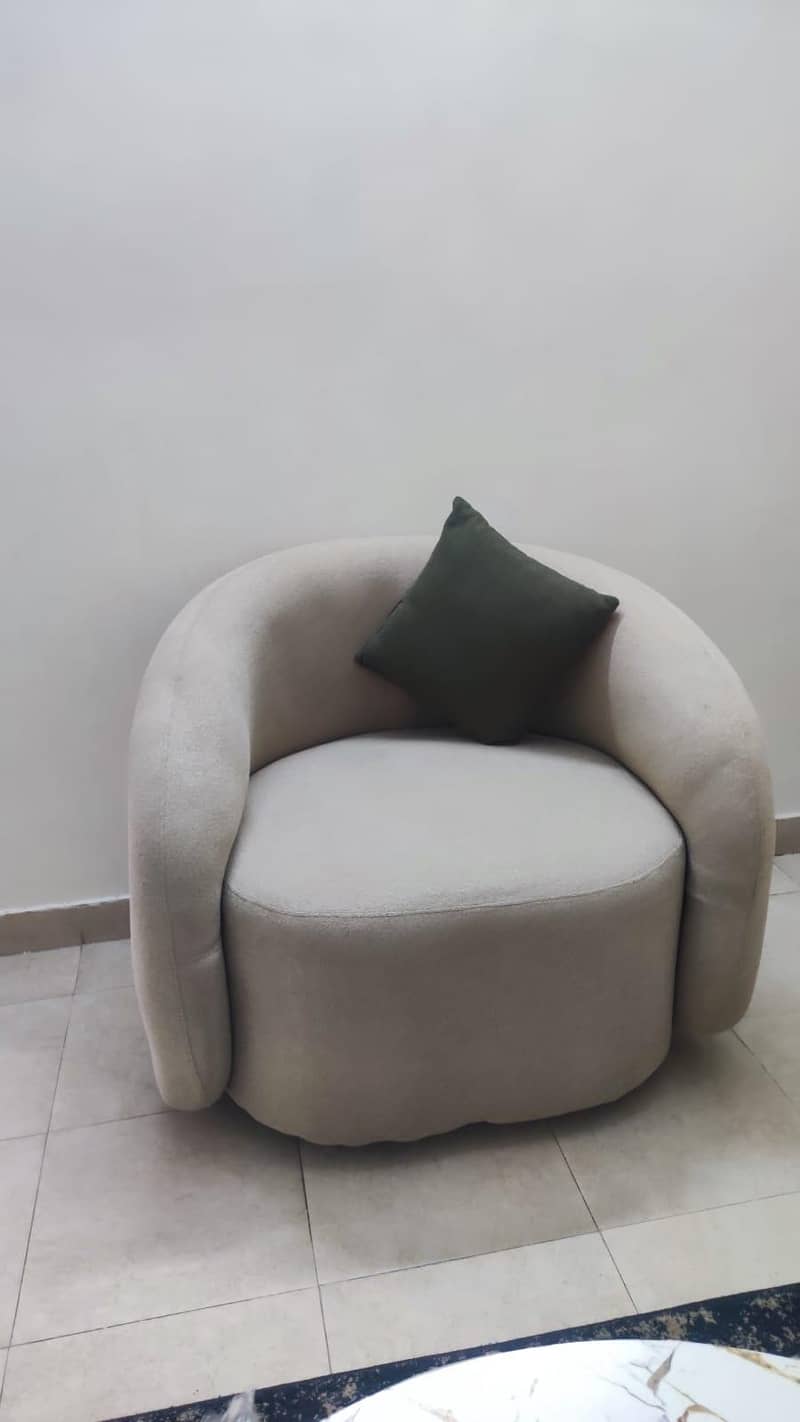 5 seter sofa set with table 2
