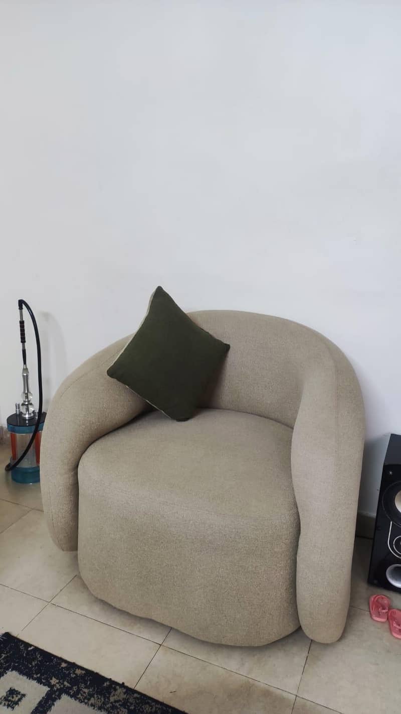 5 seter sofa set with table 3