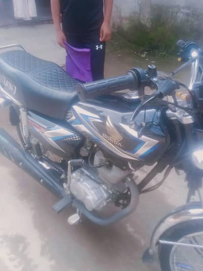 Honda(CG125)urgent for sale excellent condition
