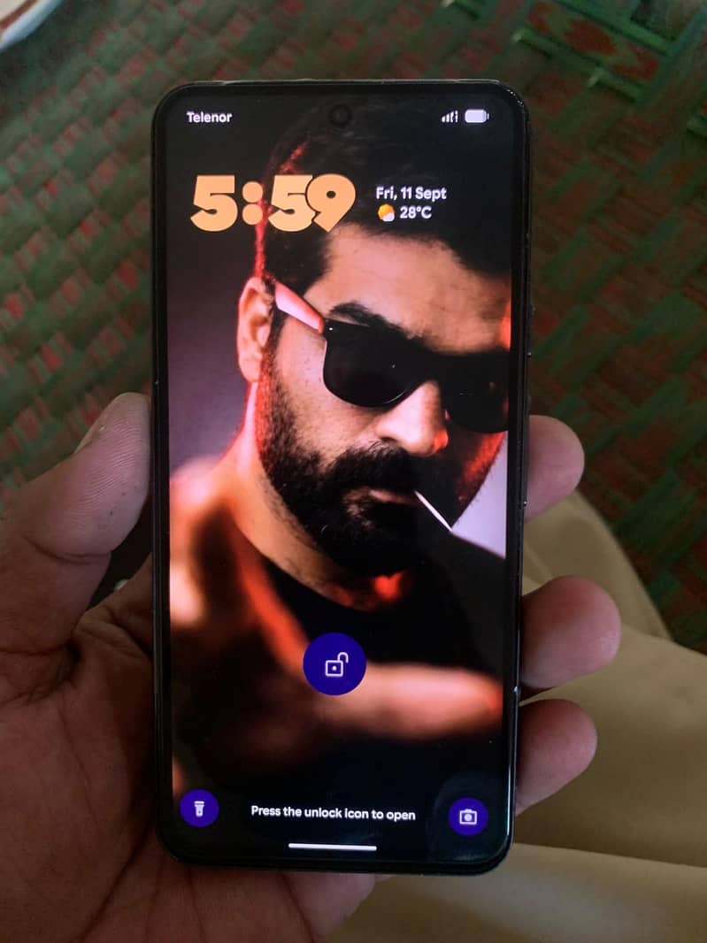 Google Pixel 8 2