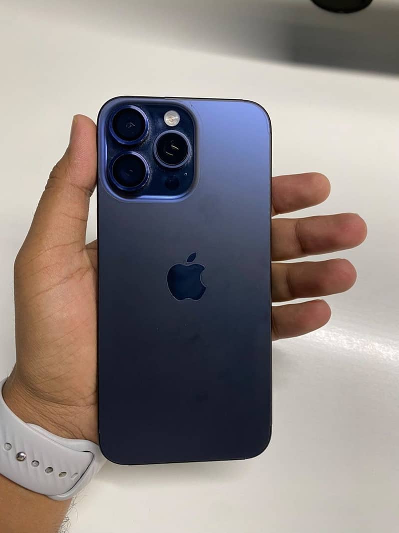 Apple iPhone 15 Pro Max 1