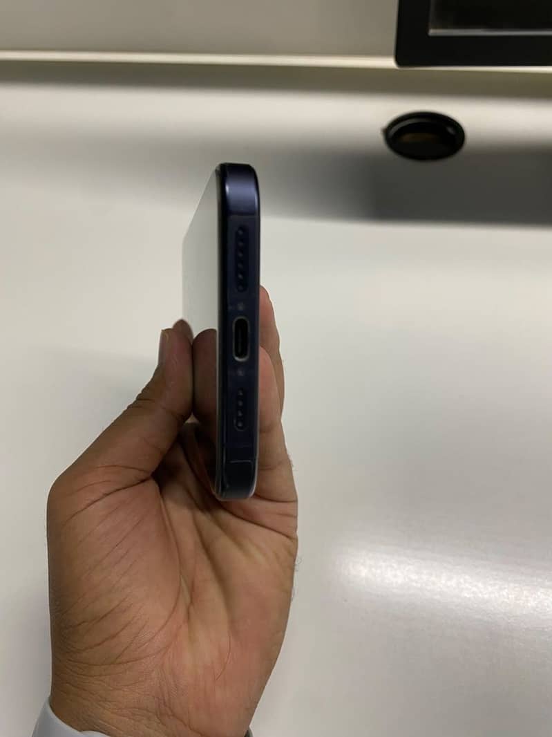 Apple iPhone 15 Pro Max 3