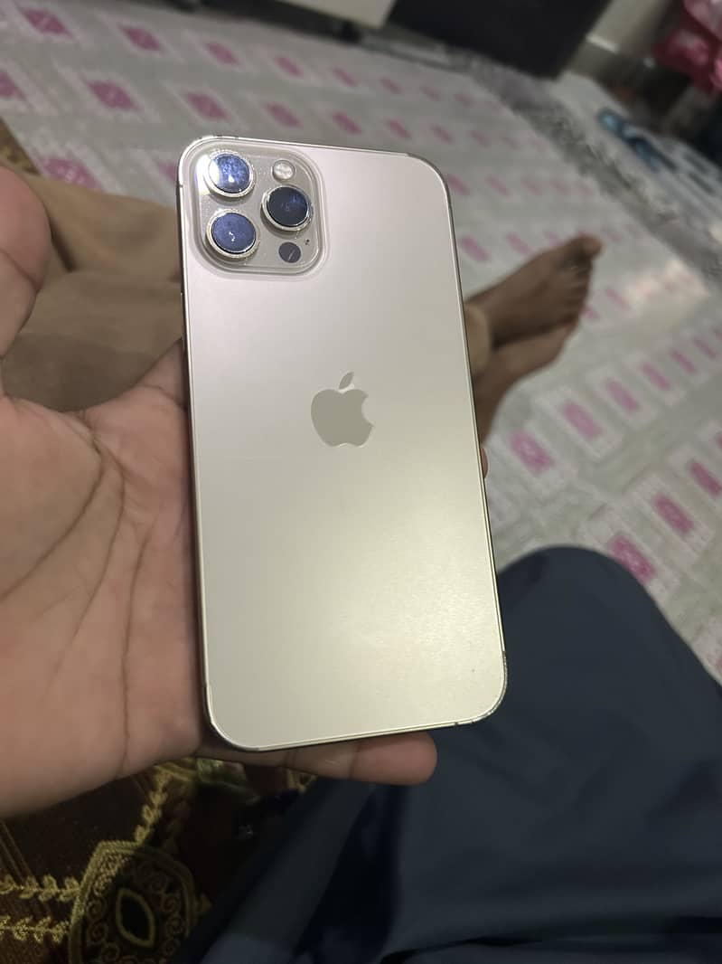 Apple iPhone 12 Pro Max 4